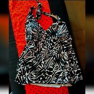 Women's plus size swim top